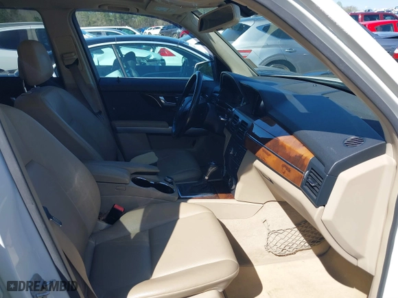2012 Mercedes-Benz GLK-Class GLK 350 with VIN WDCGG8HB4CF718662, listed as a IAAI auction lot 41836595 with 216,433 mi miles. Bid and sale history available at carsss.com. Image 5.