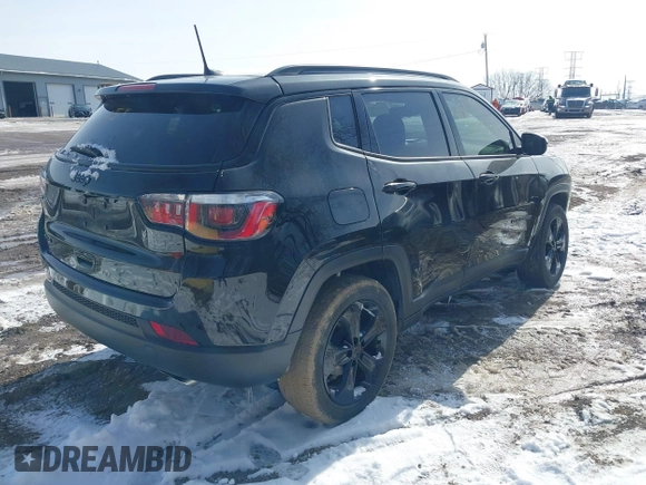 2018 Jeep Compass Latitude with VIN 3C4NJDBB8JT394845, listed as a IAAI auction lot 41590737 with 49,000 mi miles. Bid and sale history available at carsss.com. Image 4.