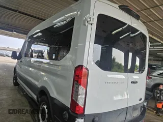 2024 Ford Transit Passenger XL z VIN 1FBAX2C87RKA32981, wystawiony jako IAAI lot #42791620 z przebiegiem 3 439 mil mil oraz . Historia ofert i sprzedaży dostępna na DreamBid. Obrazek 21.