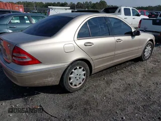 2003 Mercedes-Benz C 240 z VIN WDBRF61J03F336599, wystawiony jako IAAI lot #41435643 z przebiegiem Nie podano mil oraz . Historia ofert i sprzedaży dostępna na DreamBid. Obrazek 4.