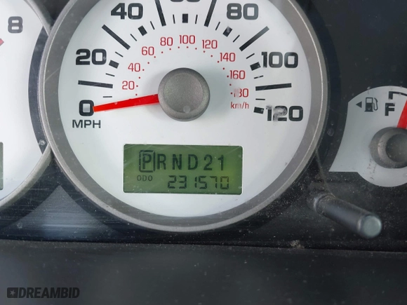 2007 Ford Escape Limited with VIN 1FMYU04127KA52766, listed as a IAAI auction lot 41835886 with 231,570 mi miles. Bid and sale history available at carsss.com. Image 15.