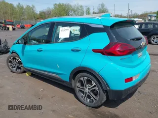 2020 Chevrolet Bolt EV Premier z VIN 1G1FZ6S05L4114842, wystawiony jako IAAI lot #42157277 z przebiegiem 57 705 mil mil oraz . Historia ofert i sprzedaży dostępna na DreamBid. Obrazek 3.