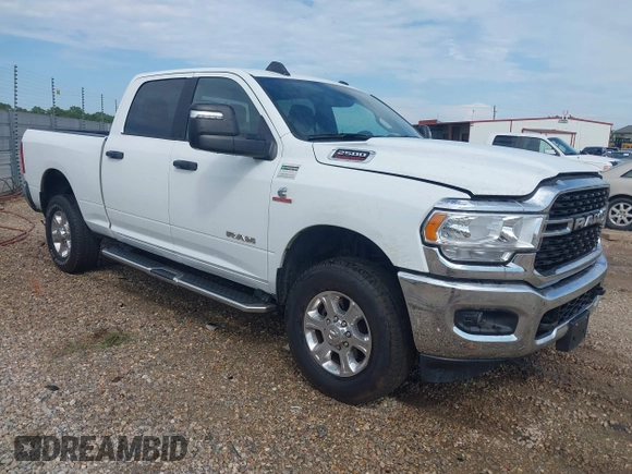 2024 Ram 2500 Big Horn z VIN 3C6UR5DL1RG338631, wystawiony jako IAAI lot #42608233 z przebiegiem 34 989 mil mil oraz . Historia ofert i sprzedaży dostępna na DreamBid. Obrazek 1.