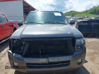 2010 Ford Expedition Max Limited z VIN 1FMJK2A59AEA06884, wystawiony jako IAAI lot #42166507 z przebiegiem 104 712 mil mil oraz . Historia ofert i sprzedaży dostępna na DreamBid. Obrazek 13.