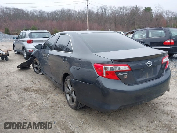 2014 Toyota Camry L with VIN 4T1BF1FK1EU352652, listed as a IAAI auction lot 41918072 with 1 mi miles. Bid and sale history available at carsss.com. Image 3.