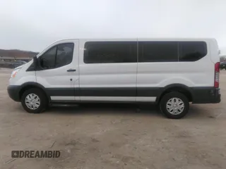 2018 Ford Transit Passenger XL z VIN 1FBZX2ZM6JKA56605, wystawiony jako IAAI lot #39020933 z przebiegiem 89 491 mil mil oraz . Historia ofert i sprzedaży dostępna na DreamBid. Obrazek 14.
