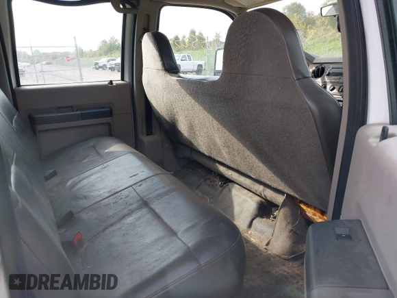 2010 Ford F-250 XL with VIN 1FTSW2BR0AEB16737, listed as a IAAI auction lot 37655253 with 71,416 mi miles and . Bid and sale history available at DreamBid. Image 8.