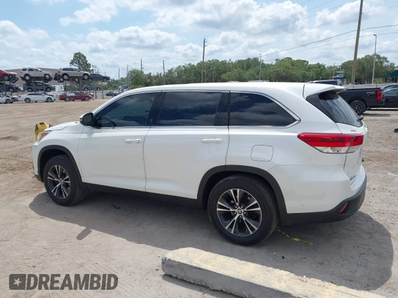 2019 Toyota Highlander LE z VIN 5TDZARFH0KS060236, wystawiony jako IAAI lot #42201282 z przebiegiem 66 647 mil mil oraz . Historia ofert i sprzedaży dostępna na DreamBid. Obrazek 13.