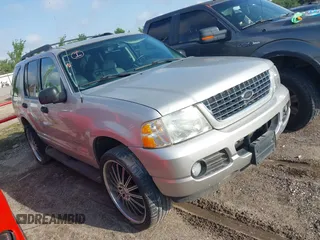 2005 Ford Explorer XLT z VIN 1FMZU63K55ZA15894, wystawiony jako IAAI lot #42262563 z przebiegiem 105 438 mil mil oraz . Historia ofert i sprzedaży dostępna na DreamBid. Obrazek 1.