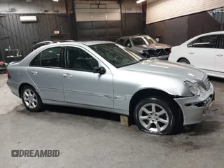 2007 Mercedes-Benz C 280 Luxury z VIN WDBRF92H07F912730, wystawiony jako IAAI lot #42359196 z przebiegiem 138 429 mil mil oraz . Historia ofert i sprzedaży dostępna na DreamBid. Obrazek 13.