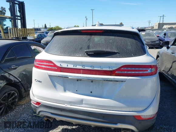 2019 Lincoln MKC Select with VIN 5LMCJ2C96KUL02641, listed as a IAAI auction lot 42303586 with 101,529 mi miles and . Bid and sale history available at DreamBid. Image 17.