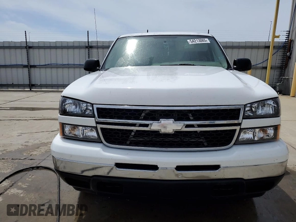 2006 Chevrolet Silverado 1500 LT2 with VIN 1GCEK19B56Z207532, listed as a Copart auction lot 54213065 with 175,177 mi miles and Salvage Title. Bid and sale history available at DreamBid. Image 5.