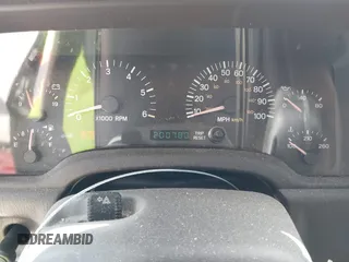 2000 Jeep Cherokee z VIN 1J4FF48S7YL273642, wystawiony jako IAAI lot #42743391 z przebiegiem 200 780 mil mil oraz . Historia ofert i sprzedaży dostępna na DreamBid. Obrazek 7.