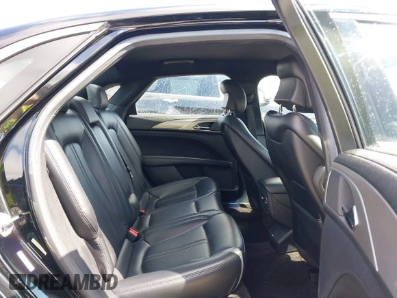 2017 Lincoln MKZ Premiere z VIN 3LN6L5A92HR628287, wystawiony jako IAAI lot #42474344 z przebiegiem 70 010 mil mil oraz . Historia ofert i sprzedaży dostępna na DreamBid. Obrazek 8.