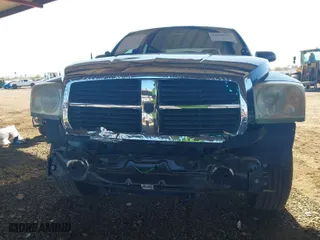 2006 Dodge Dakota SLT with VIN 1D7HE48KX6S583200, listed as a IAAI auction lot 41504323 with 186,808 mi miles. Bid and sale history available at carsss.com. Image 12.