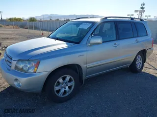 2002 Toyota Highlander with VIN JTEHF21A320088822, listed as a IAAI auction lot 41407352 with 136,105 mi miles. Bid and sale history available at carsss.com. Image 17.