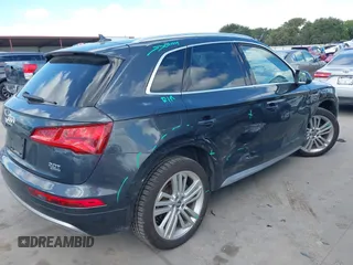 2018 Audi Q5 Premium Plus with VIN WA1BNAFY5J2020032, listed as a IAAI auction lot 40241988 with 94,994 mi miles. Bid and sale history available at carsss.com. Image 4.