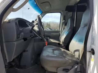 2008 Ford Econoline Cargo Commercial z VIN 1FTSE34L78DB30846, wystawiony jako Copart lot #48743515 z przebiegiem 243 384 mil mil oraz Tytuł czysty. Historia ofert i sprzedaży dostępna na DreamBid. Obrazek 7.