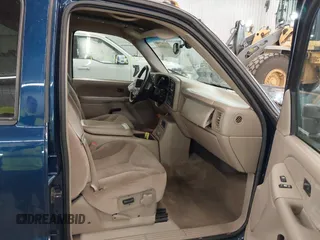2002 GMC Sierra 2500HD SLE with VIN 1GTHK23192F157362, listed as a IAAI auction lot 41200514 with 145,273 mi miles. Bid and sale history available at carsss.com. Image 5.