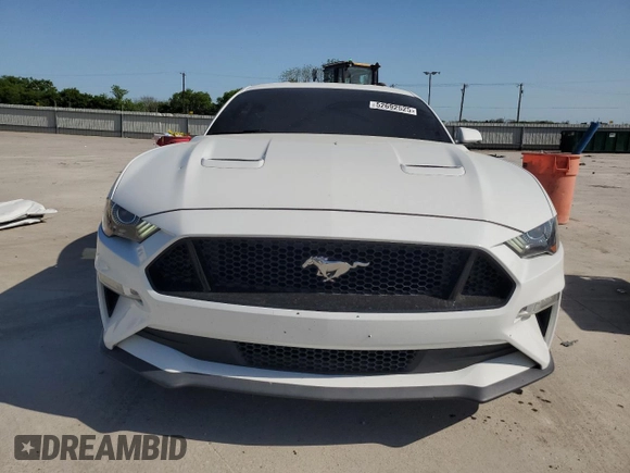 2019 Ford Mustang GT z VIN 1FA6P8CF7K5144144, wystawiony jako Copart lot #52692525 z przebiegiem 96 251 mil mil oraz Szkody całkowita. Historia ofert i sprzedaży dostępna na DreamBid. Obrazek 5.