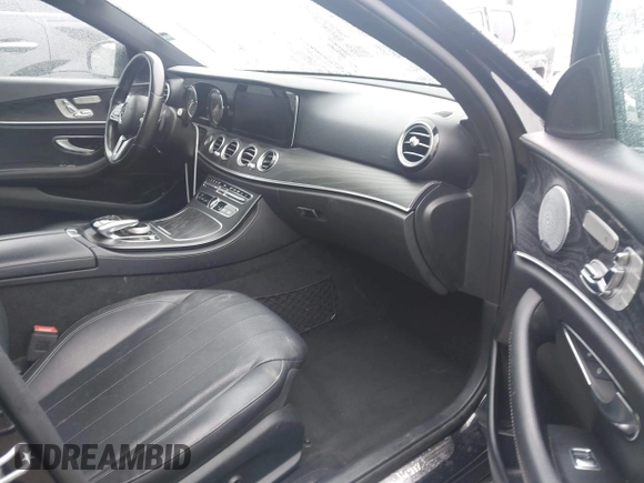 2019 Mercedes-Benz E-Class E 300 with VIN WDDZF4JB8KA526831, listed as a IAAI auction lot 41803511 with 120,412 mi miles. Bid and sale history available at carsss.com. Image 5.