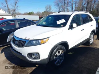 2013 Kia Sorento LX z VIN 5XYKT3A67DG348527, wystawiony jako IAAI lot #41877162 z przebiegiem 348 914 mil mil oraz . Historia ofert i sprzedaży dostępna na DreamBid. Obrazek 17.