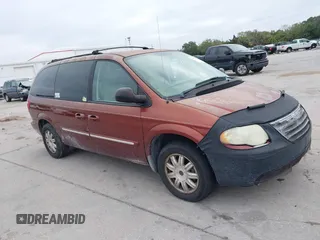 2007 Chrysler Town & Country LWB Touring with VIN 2A4GP54L97R294178, listed as a IAAI auction lot 41326629 with 251,055 mi miles. Bid and sale history available at carsss.com. Image 13.