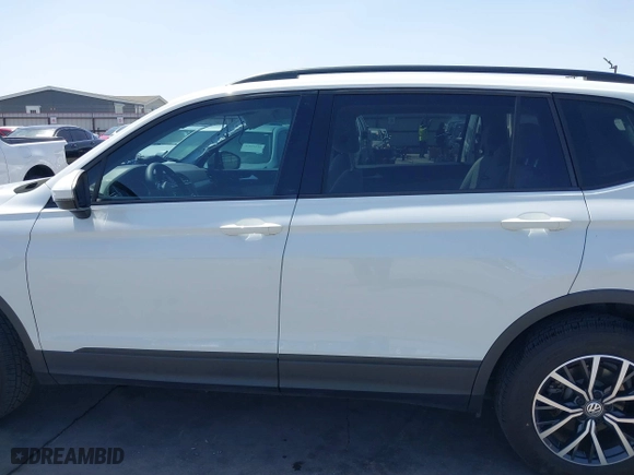 2021 Volkswagen Tiguan S with VIN 3VV1B7AX1MM010320, listed as a IAAI auction lot 41851472 with 45,526 mi miles. Bid and sale history available at carsss.com. Image 15.