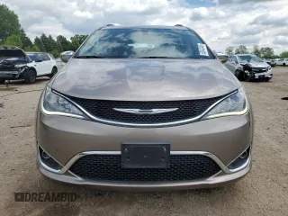 2017 Chrysler Pacifica Limited with VIN 2C4RC1GG3HR616218, listed as a Copart auction lot 58342445 with 53,536 mi miles and Salvage title. Bid and sale history available at DreamBid. Image 5.
