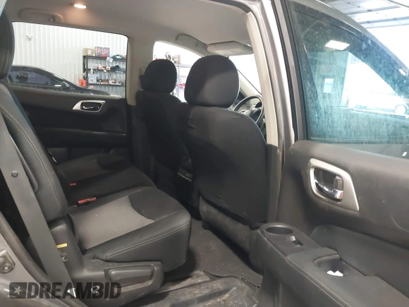2017 Nissan Pathfinder SV with VIN 5N1DR2MM6HC662994, listed as a IAAI auction lot 41770431 with 184,485 mi miles. Bid and sale history available at carsss.com. Image 8.