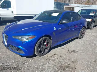 2018 Alfa Romeo Giulia Quadrifoglio with VIN ZARFAEAVXJ7567233, listed as a IAAI auction lot 41772601 with 13,830 mi miles. Bid and sale history available at carsss.com. Image 17.