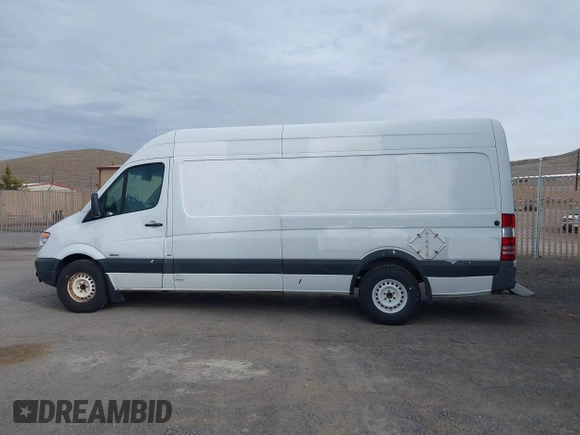 2011 Mercedes-Benz Sprinter Cargo with VIN WD3PE8CB4B5595009, listed as a IAAI auction lot 41791413 with 353,189 mi miles. Bid and sale history available at carsss.com. Image 14.