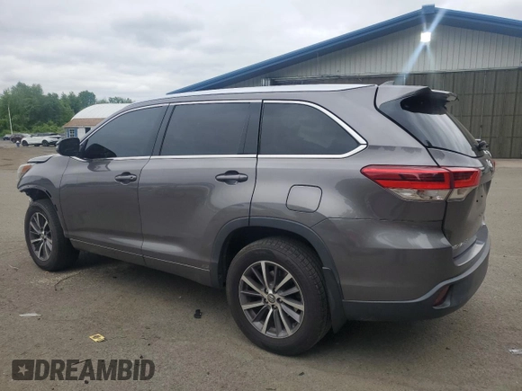 2018 Toyota Highlander SE with VIN 5TDJZRFH1JS816807, listed as a Copart auction lot 57179805 with 92,327 mi miles and Salvage title. Bid and sale history available at DreamBid. Image 2.