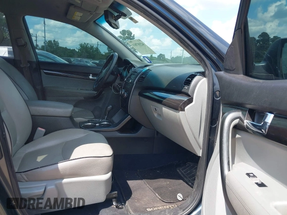 2011 Kia Sorento LX with VIN 5XYKT4A19BG102196, listed as a IAAI auction lot 42107811 with 353,665 mi miles. Bid and sale history available at carsss.com. Image 5.