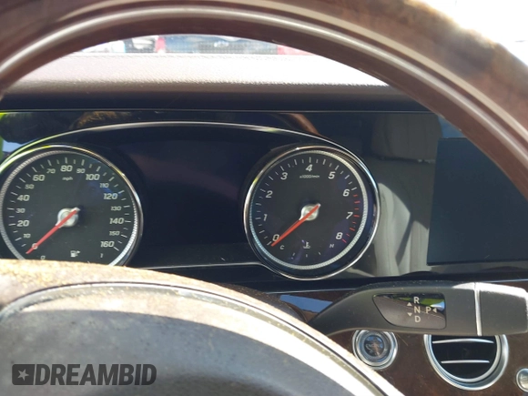 2017 Mercedes-Benz E-Class E 300 Luxury with VIN WDDZF4JB2HA137353, listed as a IAAI auction lot 40830208 with 1 mi miles. Bid and sale history available at carsss.com. Image 7.