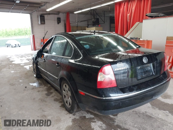 2005 Volkswagen Passat GLS with VIN WVWAD63B55P037732, listed as a IAAI auction lot 42330922 with 119,157 mi miles and . Bid and sale history available at DreamBid. Image 3.