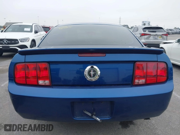 2007 Ford Mustang Deluxe with VIN 1ZVHT80N275215068, listed as a IAAI auction lot 41866367 with 174,791 mi miles. Bid and sale history available at carsss.com. Image 16.