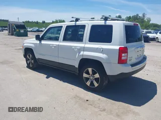 2016 Jeep Patriot High Altitude z VIN 1C4NJRFB8GD707642, wystawiony jako IAAI lot #42324960 z przebiegiem 176 344 mil mil oraz . Historia ofert i sprzedaży dostępna na DreamBid. Obrazek 3.
