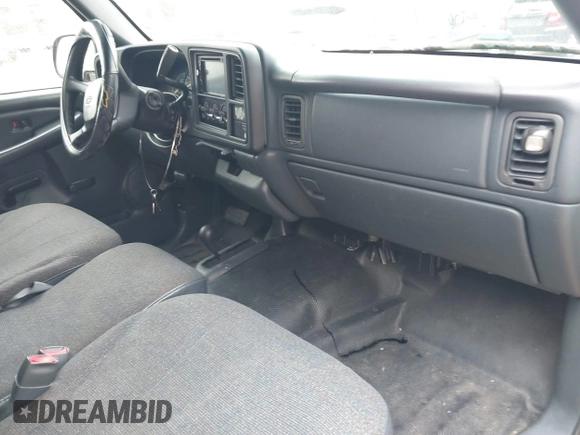 2000 Chevrolet Silverado 1500 with VIN 1GCEK14W2YE201658, listed as a IAAI auction lot 41712498 with 153,333 mi miles. Bid and sale history available at carsss.com. Image 5.