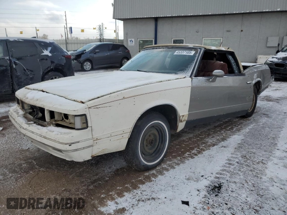 1983 Chevrolet Monte Carlo z VIN 1G1AZ37H5DR175751, wystawiony jako Copart lot #45337105 z przebiegiem 360 000 mil mil oraz Szkody całkowita. Historia ofert i sprzedaży dostępna na DreamBid. Obrazek 1.