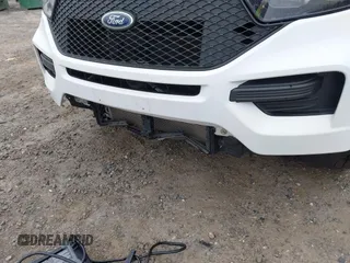 2020 Ford Police Interceptor Utility z VIN 1FM5K8AB8LGD07809, wystawiony jako IAAI lot #41888266 z przebiegiem 39 927 mil mil oraz . Historia ofert i sprzedaży dostępna na DreamBid. Obrazek 6.