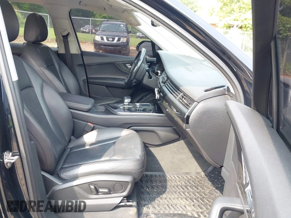 2017 Audi Q7 Premium Plus z VIN WA1LAAF78HD024548, wystawiony jako IAAI lot #42403316 z przebiegiem 105 592 mil mil oraz . Historia ofert i sprzedaży dostępna na DreamBid. Obrazek 5.