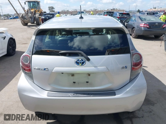 2013 Toyota Prius One z VIN JTDKDTB34D1049949, wystawiony jako IAAI lot #42246438 z przebiegiem 68 203 mil mil oraz . Historia ofert i sprzedaży dostępna na DreamBid. Obrazek 16.