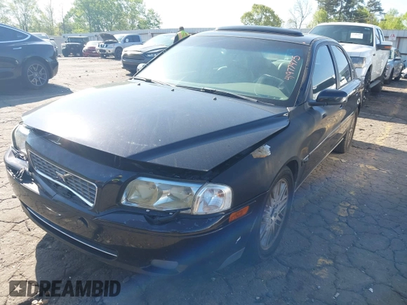 2005 Volvo S80 with VIN YV1TS592451405900, listed as a IAAI auction lot 41977975 with 133,169 mi miles. Bid and sale history available at carsss.com. Image 2.