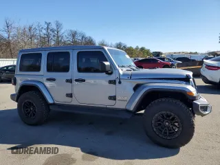 2020 Jeep Wrangler Unlimited Sahara Altitude with VIN 1C4HJXEN8LW209405, listed as a Copart auction lot 50297225 with 13,267 mi miles and Salvage title. Bid and sale history available at DreamBid. Image 4.