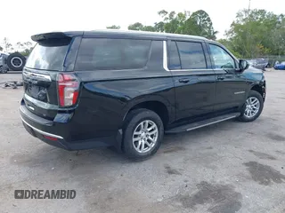 2022 Chevrolet Suburban LT z VIN 1GNSCCKD2NR201474, wystawiony jako IAAI lot #42150033 z przebiegiem 157 659 mil mil oraz . Historia ofert i sprzedaży dostępna na DreamBid. Obrazek 4.