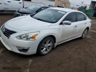 2013 Nissan Altima 2.5 S with VIN 1N4AL3AP3DN425199, listed as a Copart auction lot 48307335 with 208,782 mi miles and Salvage Title. Bid and sale history available at carsss.com. Image 1.