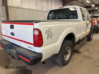 2014 Ford F-250 XL with VIN 1FT7X2B61EEB37353, listed as a IAAI auction lot 42587665 with 123,533 mi miles and . Bid and sale history available at DreamBid. Image 4.