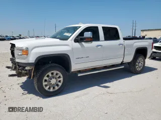 2016 GMC Sierra 2500HD Denali z VIN 1GT12UE86GF202529, wystawiony jako Copart lot #52707755 z przebiegiem 197 123 mil mil oraz Szkoda całkowita • Salvage title. Historia ofert i sprzedaży dostępna na DreamBid. Obrazek 1.