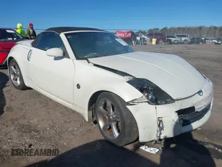 2006 Nissan 350Z Touring with VIN JN1AZ36AX6M450609, listed as a IAAI auction lot 41227538 with 111,622 mi miles. Bid and sale history available at carsss.com. Image 1.